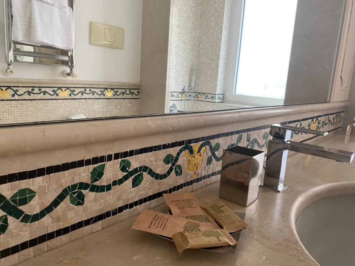 “La Pinta” Elegante Appartamento Al Vomero نابولي المظهر الخارجي الصورة